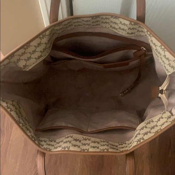 Michael Kors Tote - Picture 5 of 6